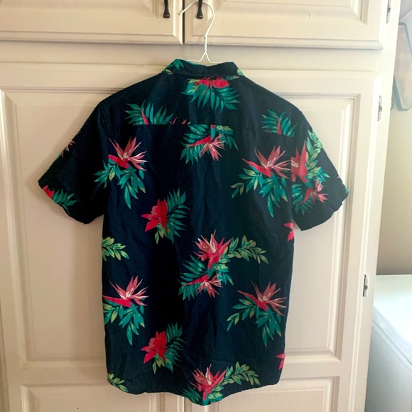 Forever 21 Casual Button Down shirt with Flowers - Picture 3 of 3